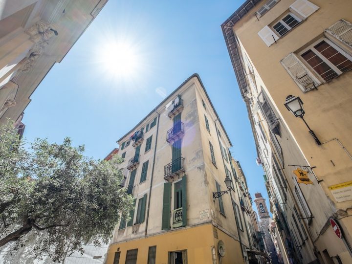 Exclusive holiday rentals on the French Rivera - Old town