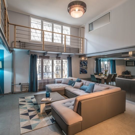 Exclusive holiday lets on the French Rivera - kitchen living and dining