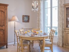 Holiday rentals on the French Rivera - Breakfast on dining table