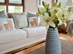 Holiday cottages Kerry - Flowers in vase close up
