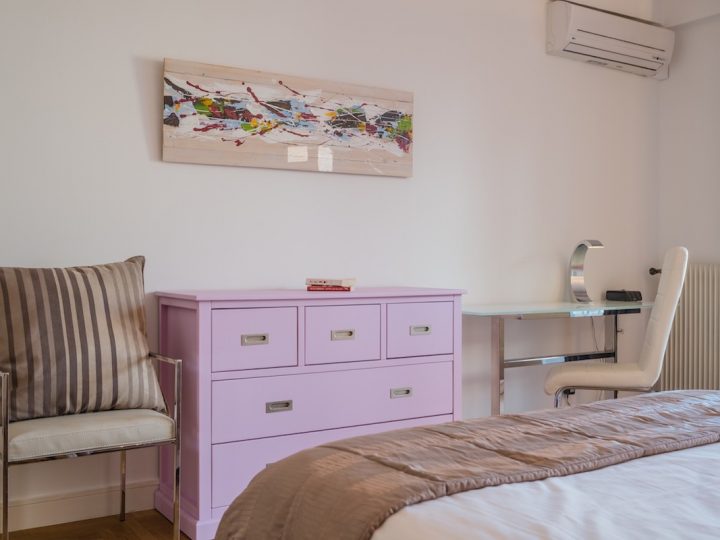 Holiday homes on the French Rivera - Bedroom cabinet
