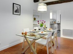 Holiday lets on the French Rivera - dining area