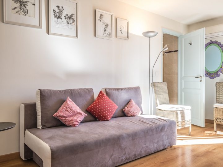 5 Star holiday rentals on the French Rivera - Sofa