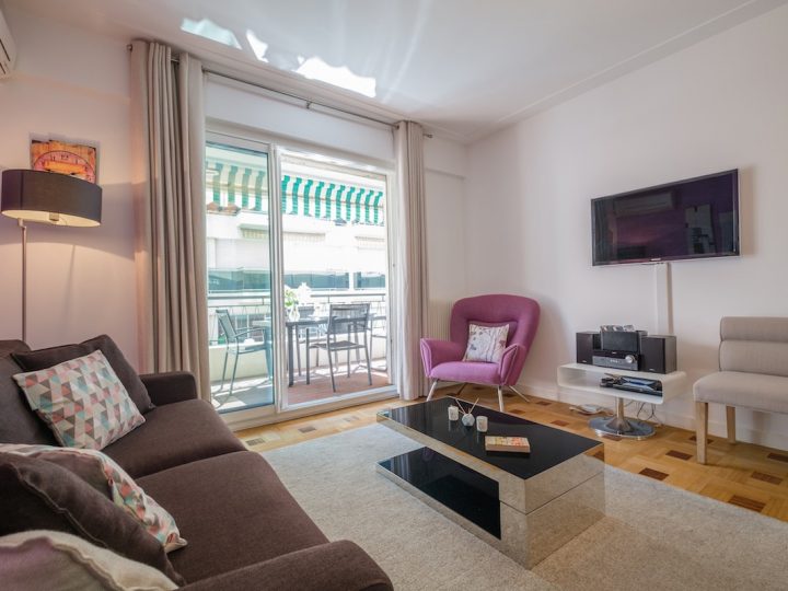 Holiday Letting on the French Rivera - Living area