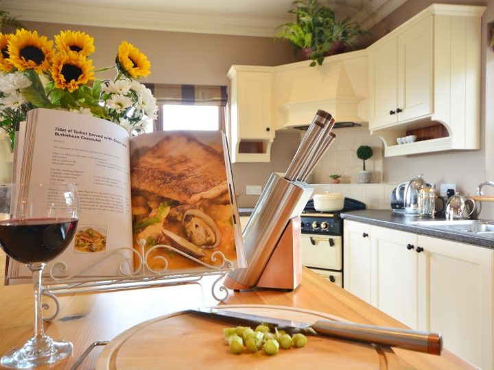 Holiday cottages Ireland - Cook book and wine