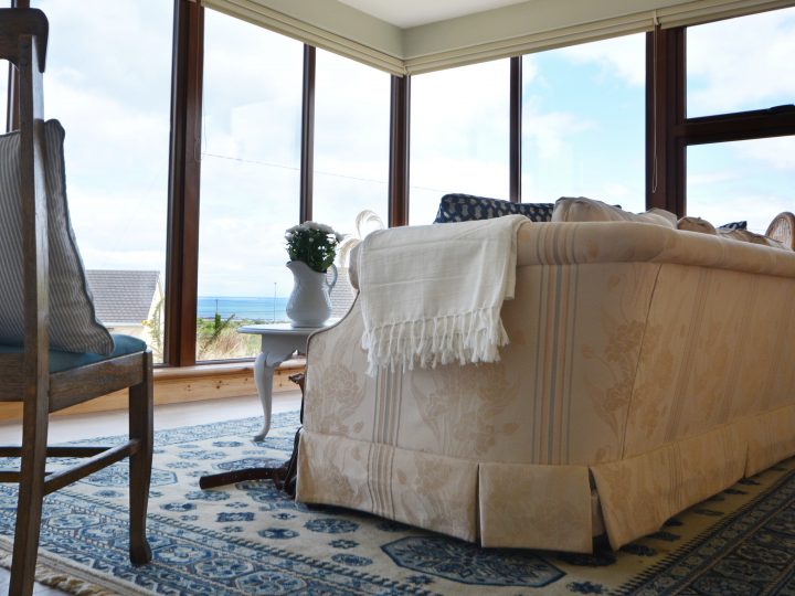 Holiday houses Ireland - Sofa close up