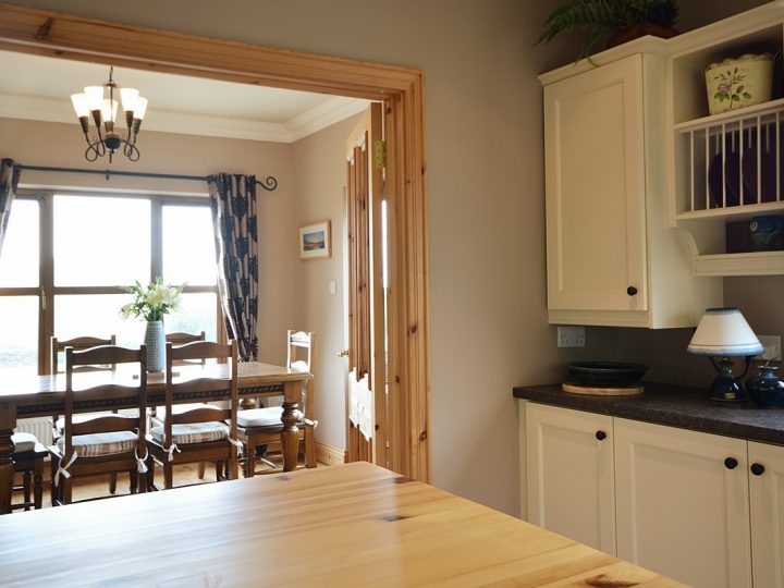 Holiday houses Ireland - Kitchen into diner