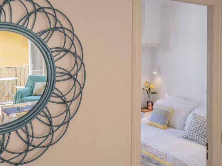 Holiday lets on the French Rivera - Spiral mirror