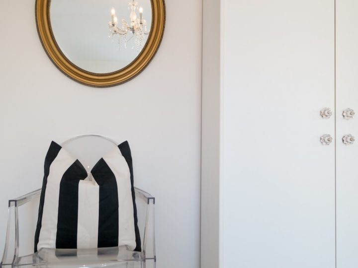 Exclusive holiday letting on the French Rivera - Chair and wardrobe close up