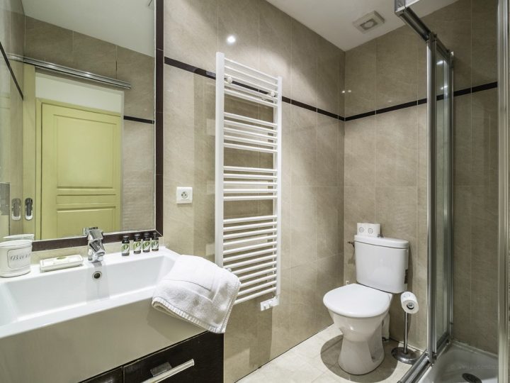 Holiday houses on the French Rivera - Bathroom
