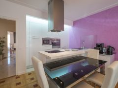 Exclusive holiday lets on the French Rivera - Kitchen dining