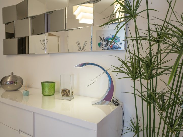 Luxury holiday houses on the French Rivera - Hallway cabinet
