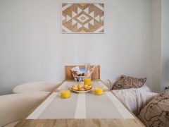 Luxury holiday rentals on the French Rivera - Orange juice on dining table