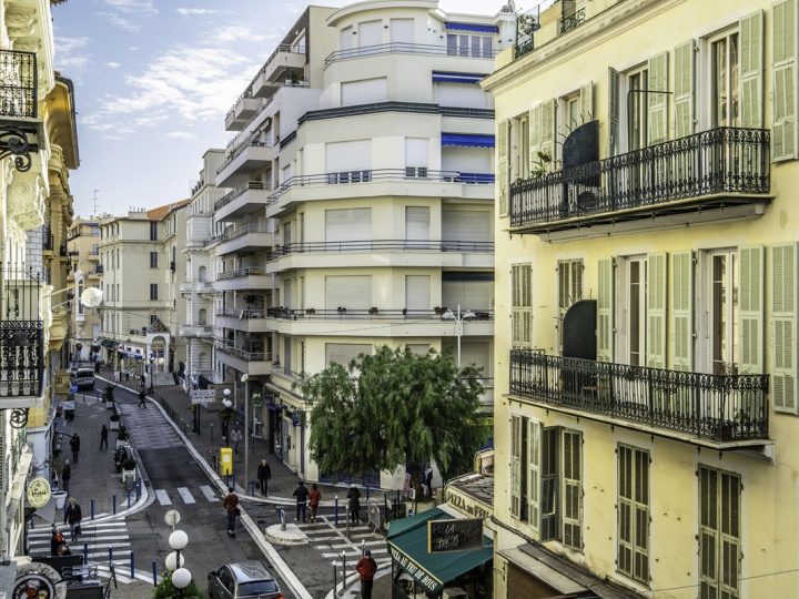 Holiday lets Nice - Balcony view of Carre D