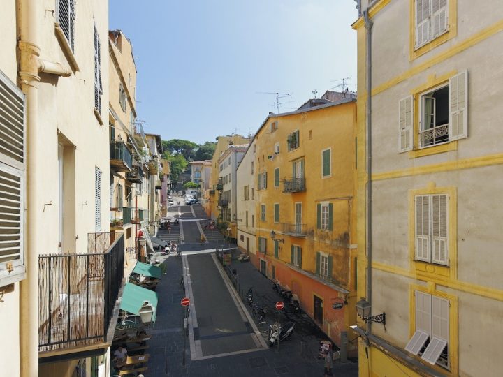 Exclusive holiday houses on the French Rivera - Old town street