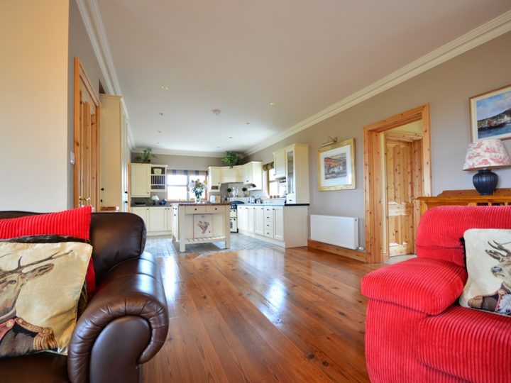 Holiday Homes Wild Atlantic Way - Lounge into kitchen
