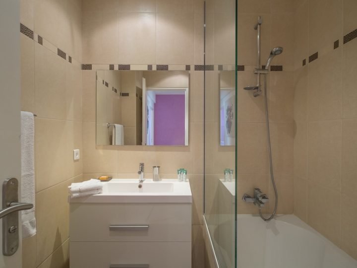 Luxury holiday lets on the French Rivera - Bathroom