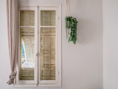 Luxury holiday houses on the French Rivera - Shutter window