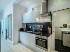 Luxury holiday letting on the French Rivera - Kitchen
