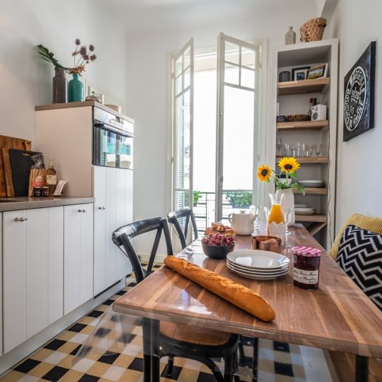 Luxury holiday rentals on the French Rivera - Kitchen diner