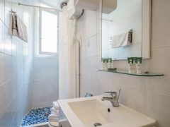 Exclusive holiday letting on the French Rivera - Bathroom