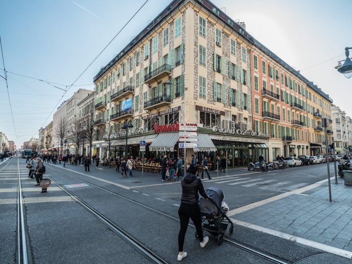 Holiday rentals on the French Rivera - Jean Medicin street