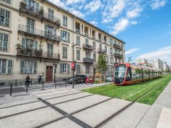 5 Star holiday houses on the French Rivera - Tram line