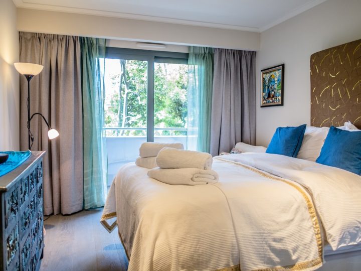 Luxury holiday lets Antibes - Bedroom