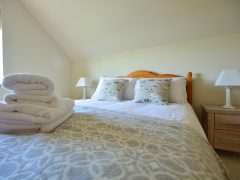 Exclusive holiday rentals Kerry - Towels on bed
