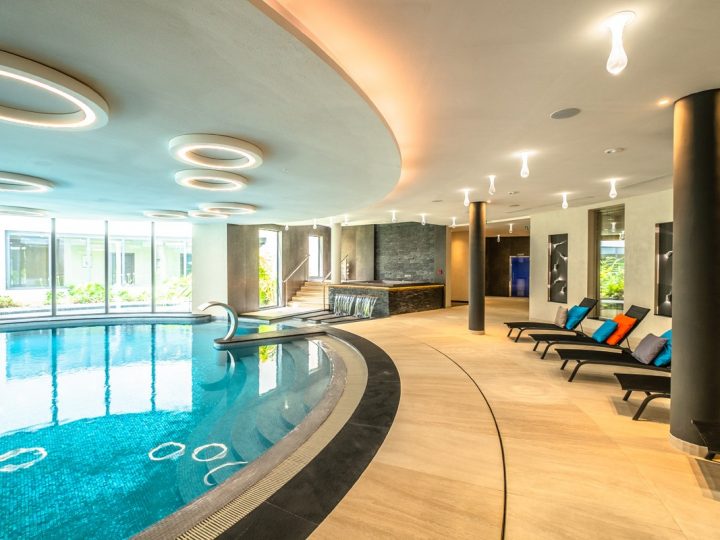 Holiday lets Antibes - Spa indoor pool