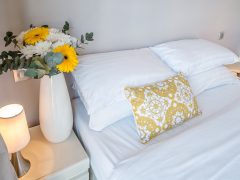 Luxury holiday rentals on the French Rivera - Bed and bedside table