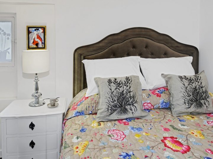 5 Star holiday letting on the French Rivera - bed and bedside table close up