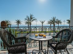 Holiday homes Nice - Balcony view of Promenade des Anglais