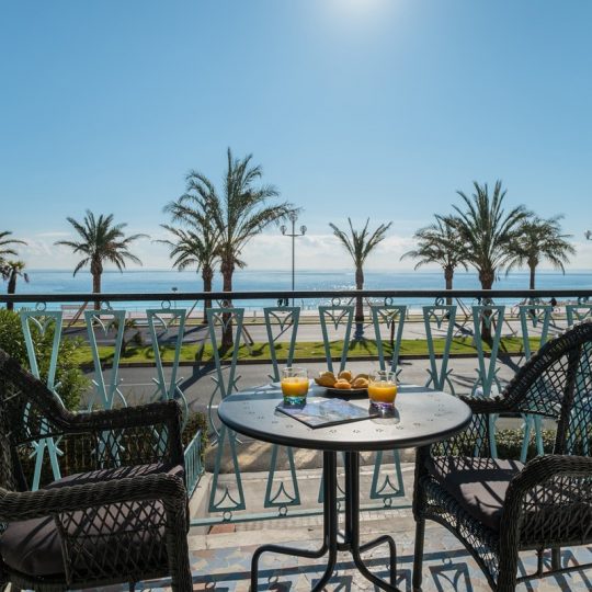 Holiday homes Nice - Balcony view of Promenade des Anglais