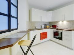 Holiday Letting on the French Rivera - Kitchen