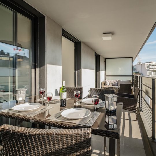 5 Star holiday houses on the French Rivera - Wine on balcony table