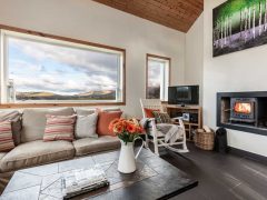 6 Star Holiday Lettings on the Wild Atlantic Way - Fireplace and living