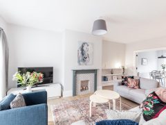 Holiday rentals Ireland - Living sofas and TV