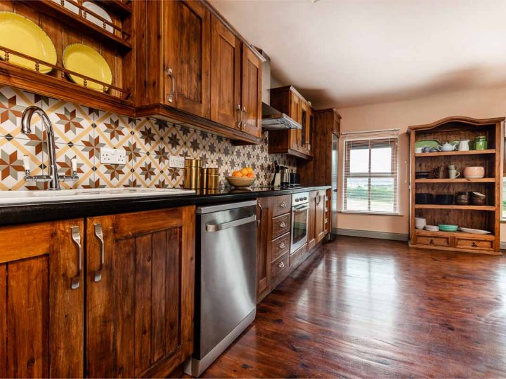 Exclusive holiday cottages Kerry - Kitchen