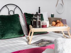 Holiday rentals Ireland - Breakfast on bed