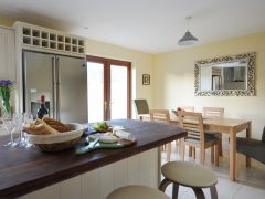 Exclusive holiday cottages Kerry - Kitchen and island