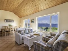 Exclusive holiday rentals Kerry - Living and diner with sea view