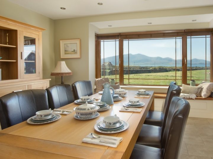 Holiday Homes Wild Atlantic Way - Dining table