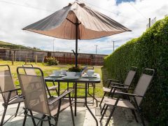 Exclusive holiday cottages Kerry - Outdoor table and chairs