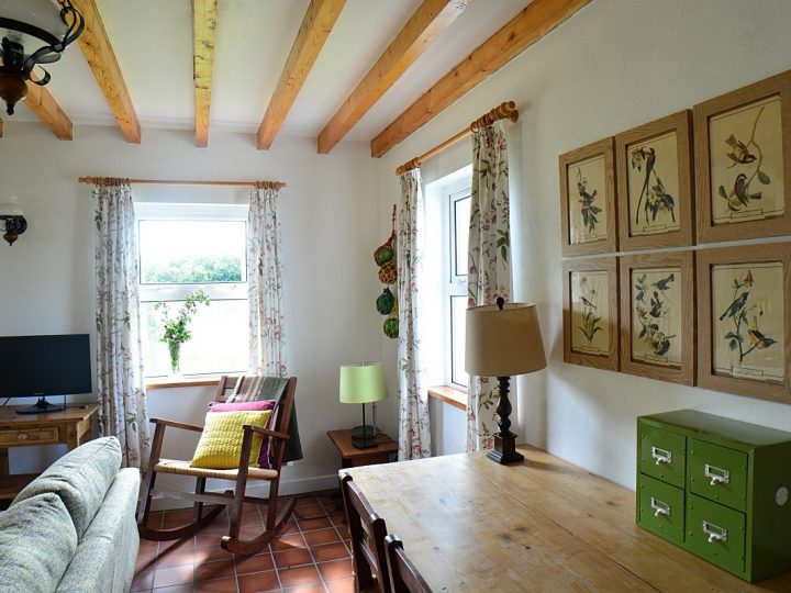 Exclusive holiday cottages Kerry - Desk and rocking chair