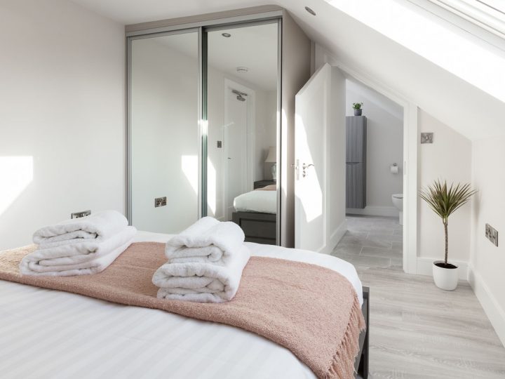 Chalet de vacances exclusif sur la voie atlantique sauvage - Chambre à coucher avec salle de bain