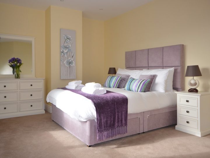 Holiday cottages Ireland - Master bedroom
