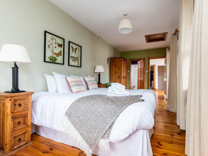 Exclusive holiday houses on the Wild Atlantic Way - Master bedroom