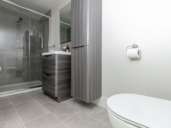 Exclusive holiday rentals on the Wild Atlantic Way - Ensuite bathroom