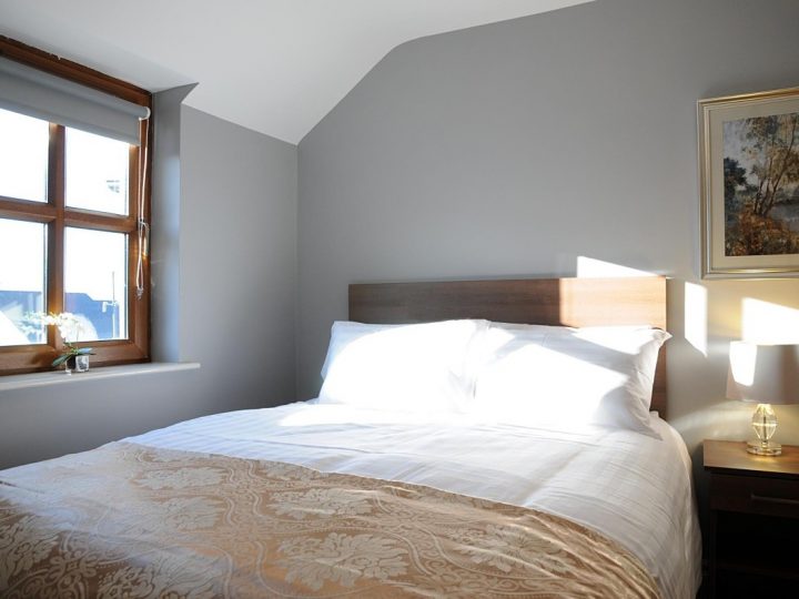 Exclusive holiday cottages Kerry - Master bedroom